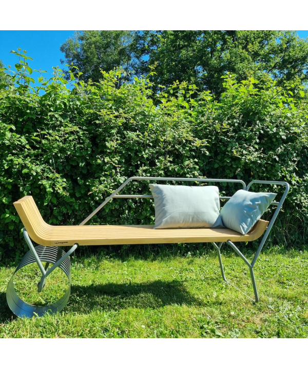 The HERCULE wheelbarrow bench